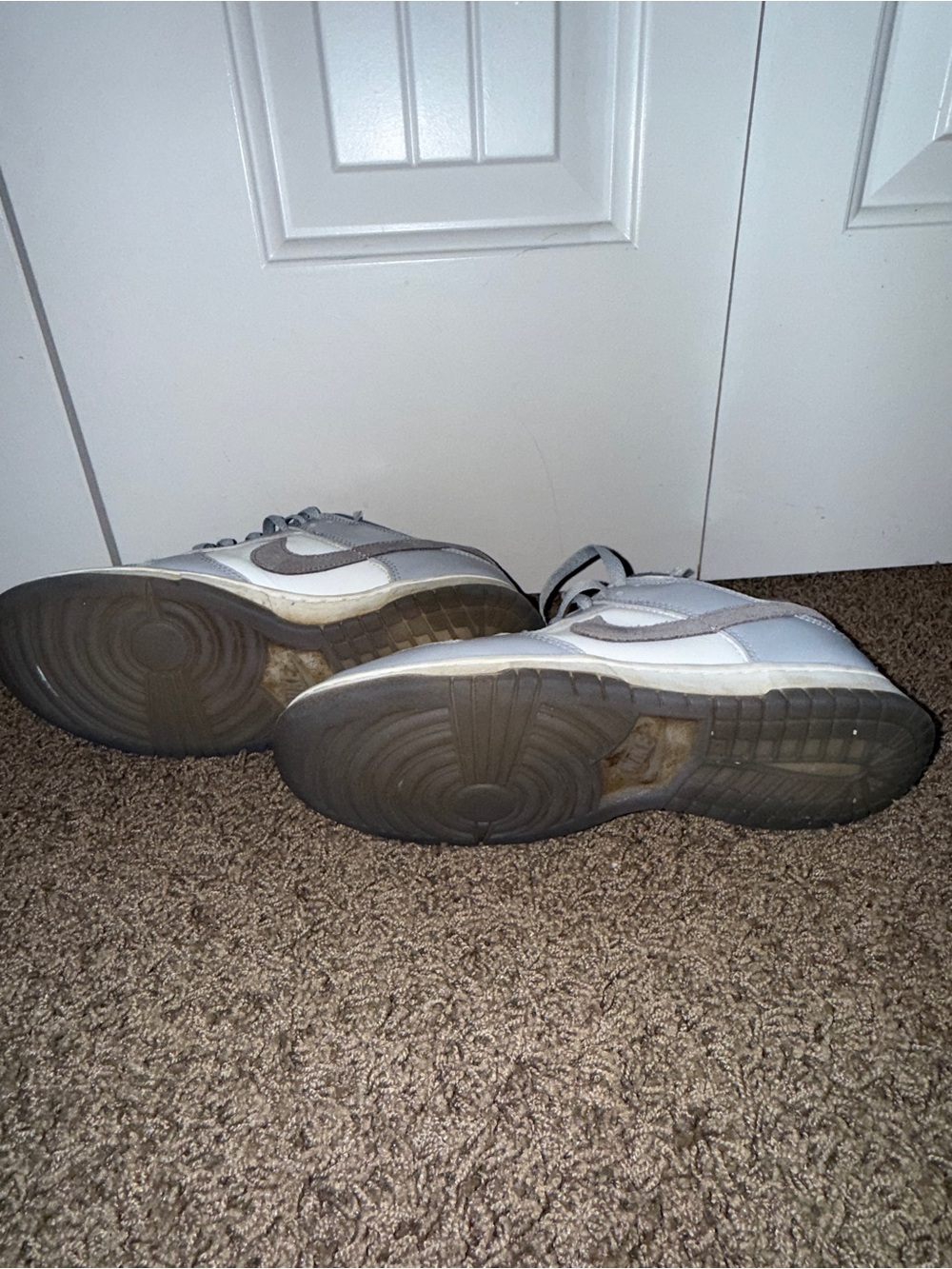 Nike Dunk Low-Top Sneakers in White and Gray with Dark Gray Swoosh - Picture 3 of 4